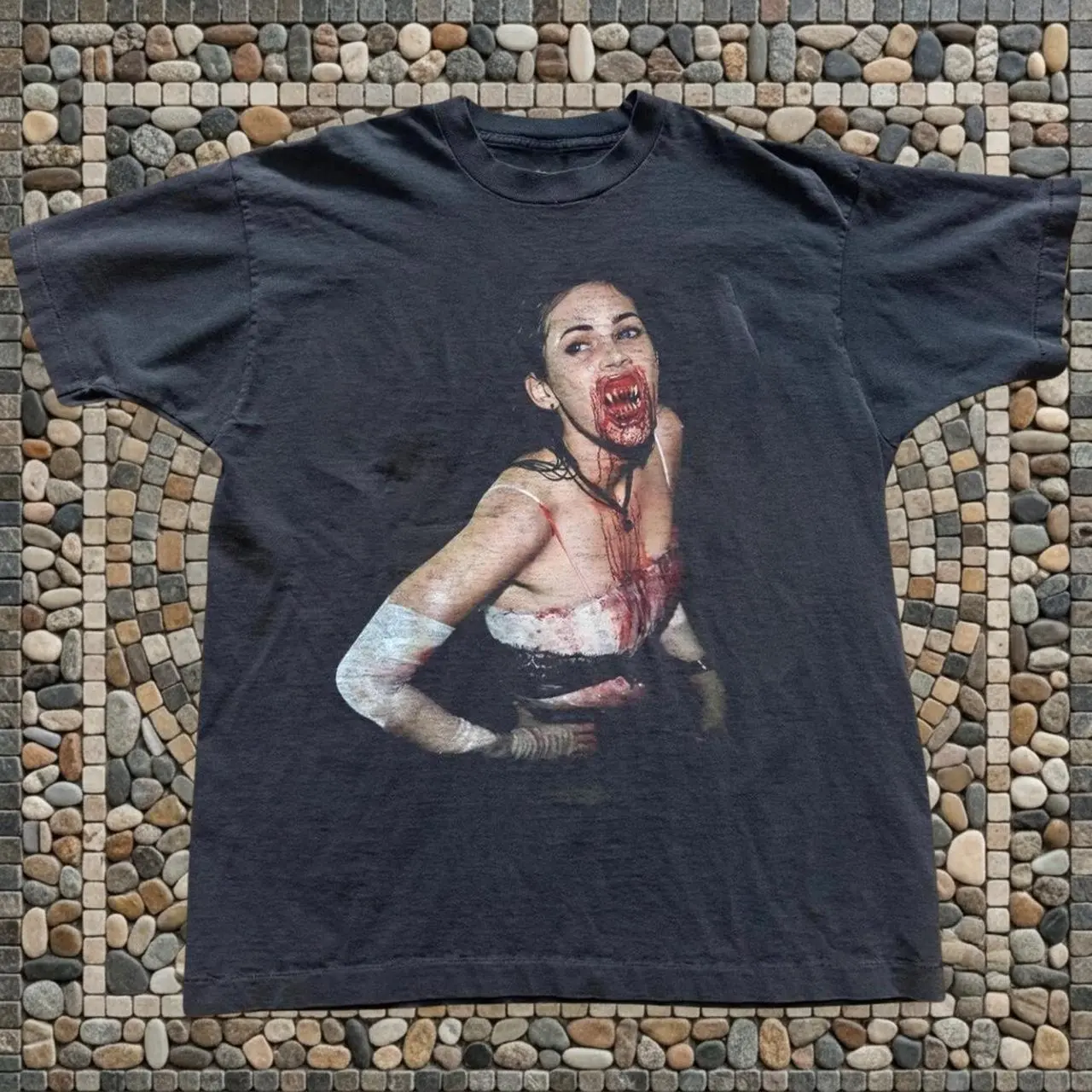 Jennifer's Body Halloween Horror Movie Vintage Graphic T-Shirt, Retro Cult Film Photo Print Classic Crew Neck Unisex Cotton Tee