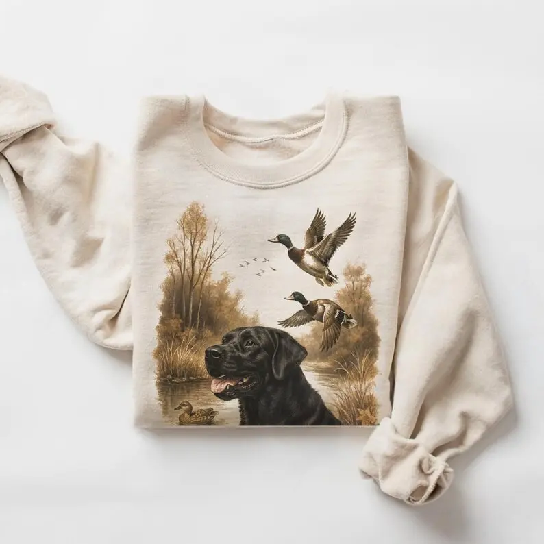 Retro Black Lab Mallard Ducks Sweatshirt, 90s Vintage Wildlife Labrador Retriever Hunting Duck Pullover, Boho Unisex Crewneck Sweatshirt