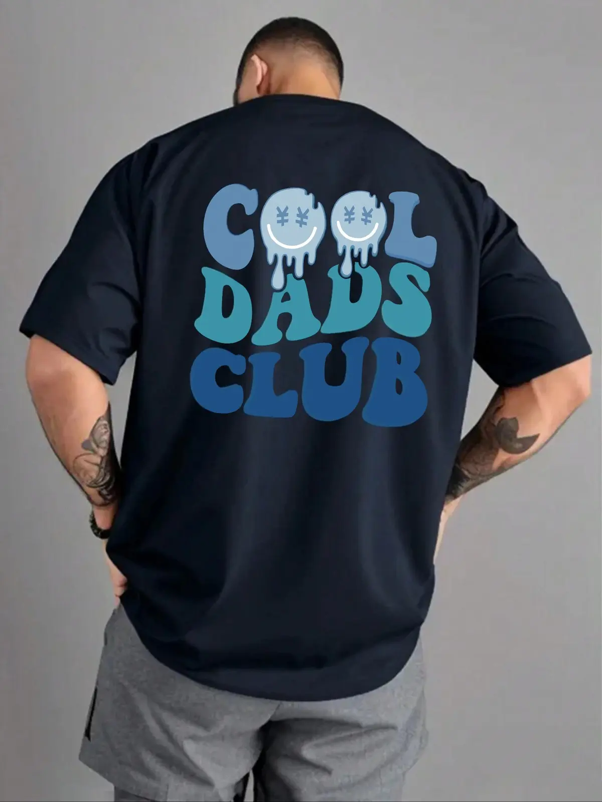 Cool Dads Club Cartoon Smiley Graphic Tee, Father's Day Dad Life High Street Culture Double-Sided Print Unisex Casual Short Sleeve T-Shirt