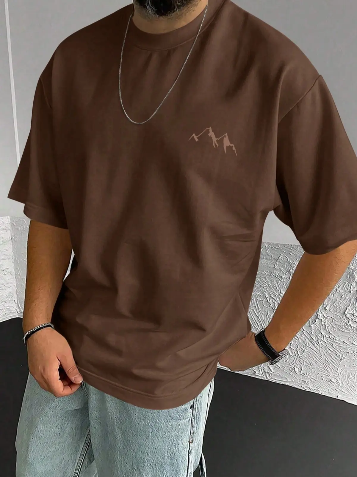 Minimalist Mountain Print Graphic Tee, Earth Tone Geometric Pattern Urban Style Oversized T-Shirt, Soft Loose Fit Casual Men's Top
