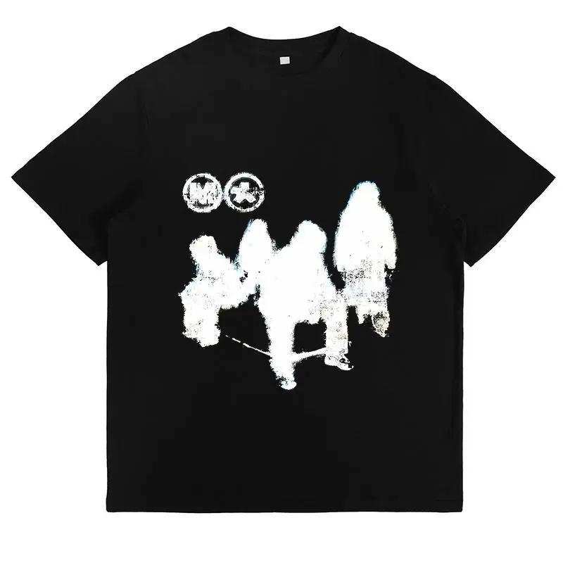 Grunge White Shadow Figures Skate Style Graphic Tee, Ghostly Silhouette Streetwear Black Cotton Short Sleeve Men's Casual T-Shirt