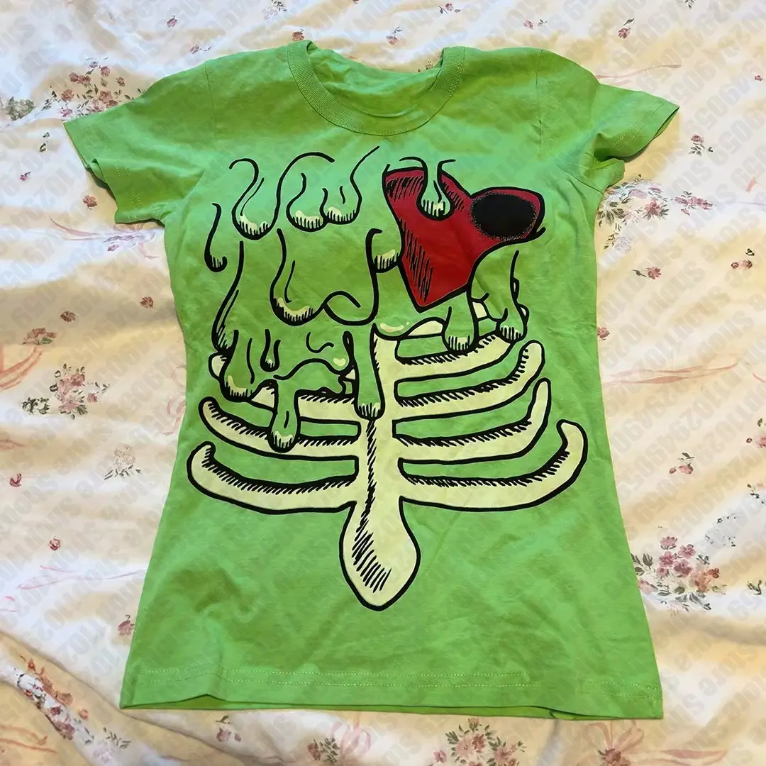 Dripping Skeleton Ribcage Heart Graphic Baby Tee, Y2K Goth Emo 2000s Kawaii Crop Top, 90s Vintage Kpop Japanese Grunge Fitted T-Shirt for Women