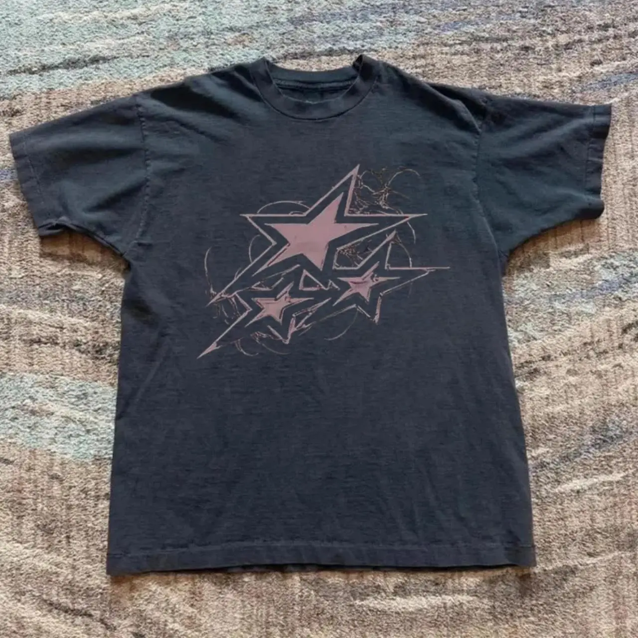 Pink Star Graphic Tee, Y2K Gothic Grunge Emo Scene Amity Affliction Style Shirt, Black and Pink Stars Unisex Streetwear T-Shirt