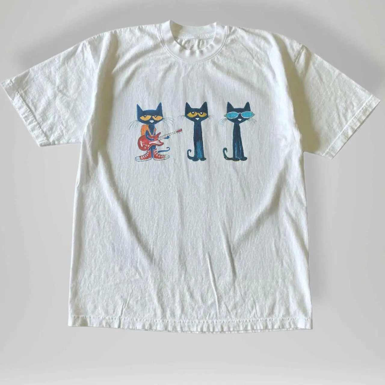 Cute Pete the Cat Trio Graphic T-Shirt, Cat Lover Animal Tee in Organic Cotton, 2000s Gothic Grunge Biker Streetwear Fitted Crew Neck Top