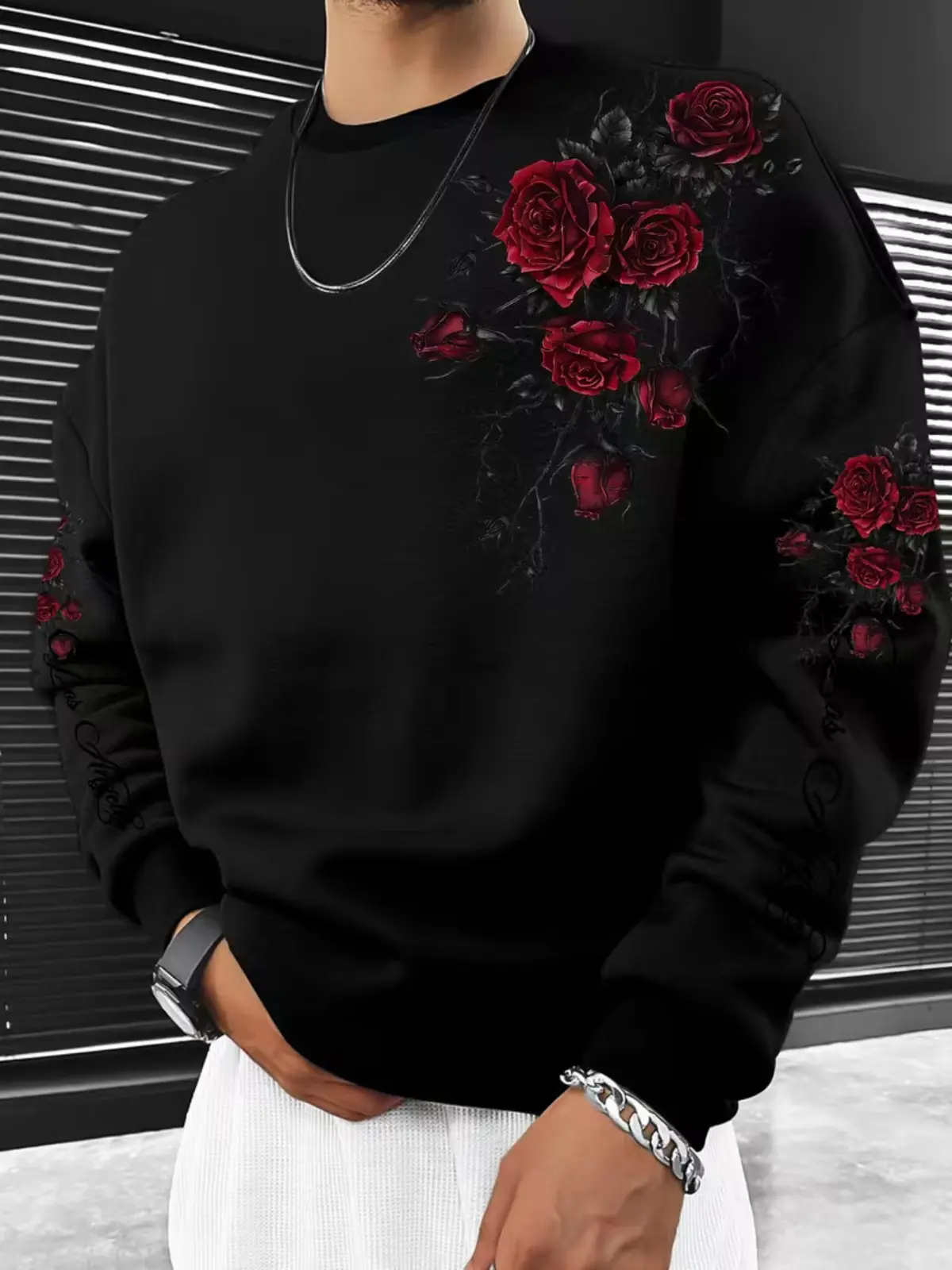 Thorn Rose Print American Vintage Classic Crewneck Sweatshirt, Gothic Red Roses Sleeve Print Streetwear Loose Drop Shoulder Mens Pullover