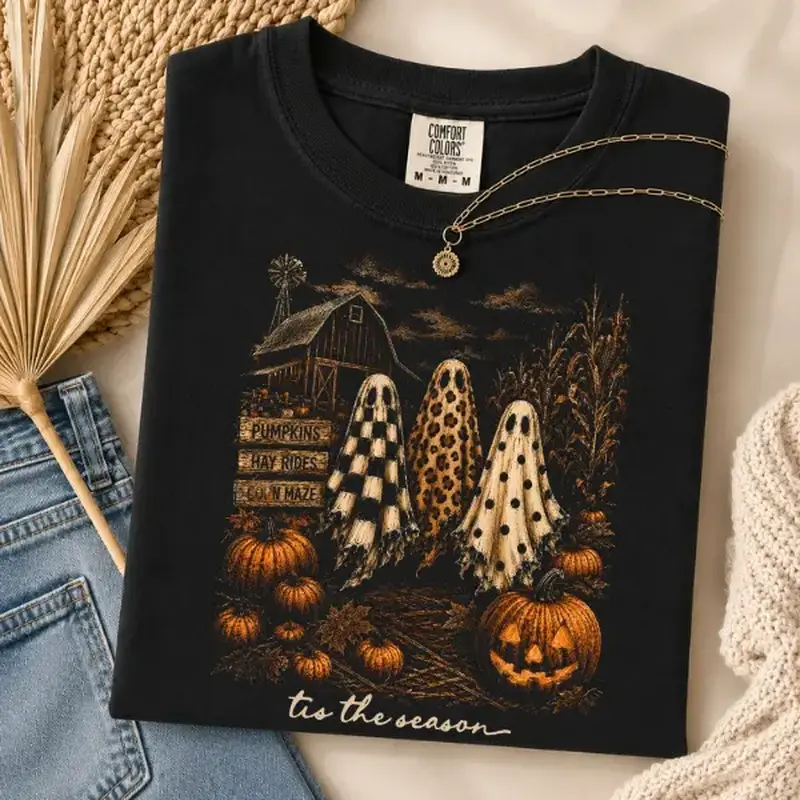 Tis the Season Halloween Ghost Pumpkin Patch Graphic Tee, Vintage Fall Hay Ride Corn Maze Spooky Season Unisex T-Shirt